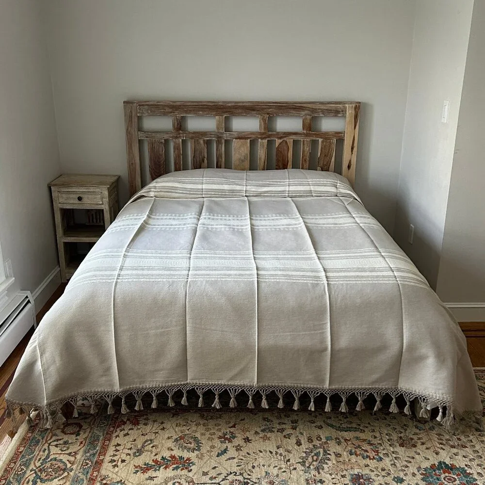 Hand loom Queen Size Cotton Bedspread.